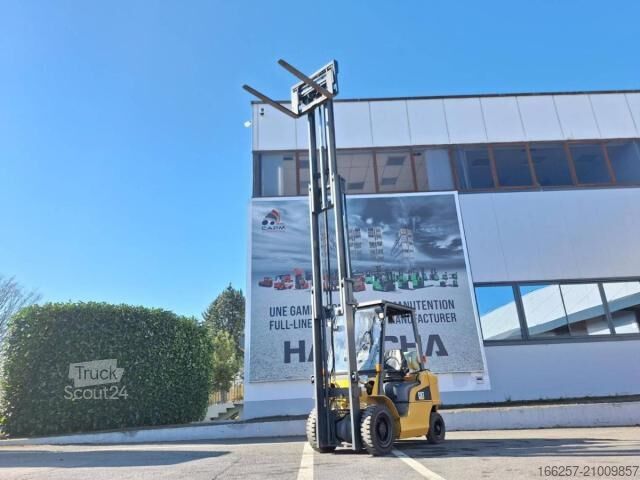 Front loader forklift Caterpillar GP25NT