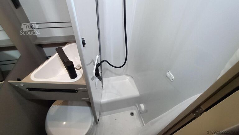 Half-integraal camper LMC Tracer 690 EL Oktober 26 Verfügbar, SAT, AHK