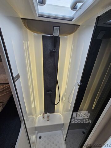 Yarı entegre karavan LMC Cruiser T750 EL 180 PS, AUT, 3e+4e Sitzplatz