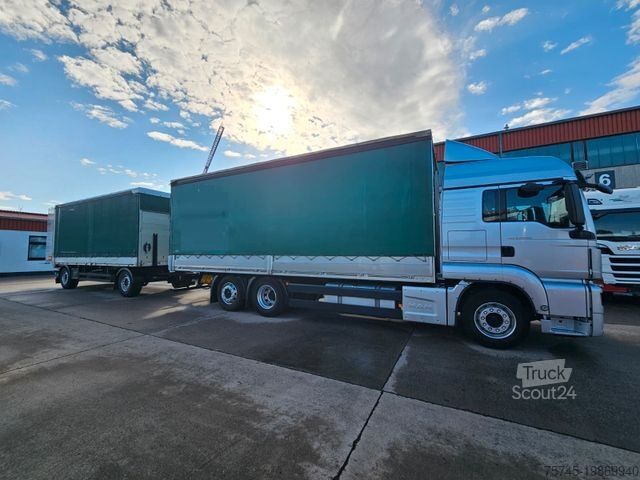 Camión plataforma con toldo MAN TGS 26.460 * GESAMTZUG *  VOLLLUFT * LIFT * ACC