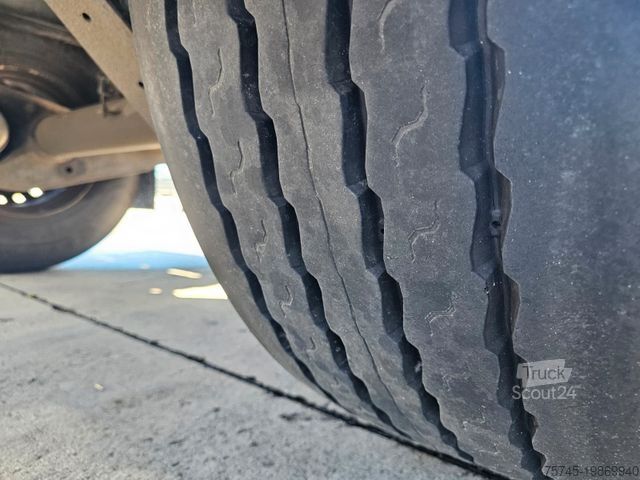Camión plataforma con toldo MAN TGS 26.460 * GESAMTZUG *  VOLLLUFT * LIFT * ACC