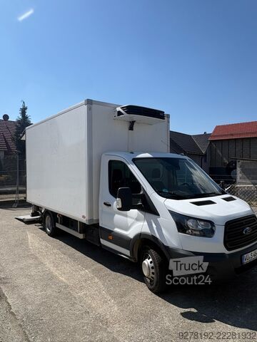 Furgón frigorífico con plataforma elevadora Ford Transit Kühlkoffer Lbw 5t