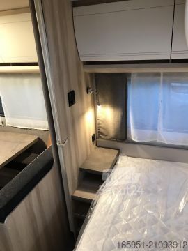 Τροχόσπιτο Hobby De Luxe 545 KMF Mod.2026 2000kg Garage