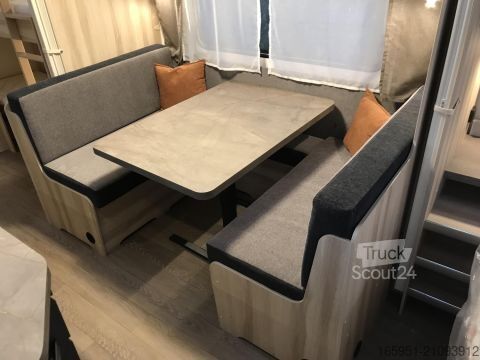 Τροχόσπιτο Hobby De Luxe 545 KMF Mod.2026 2000kg Garage