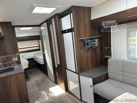 Τροχόσπιτο Fendt Diamant 650 GDW Modell 2025 2800kg Bettauszug