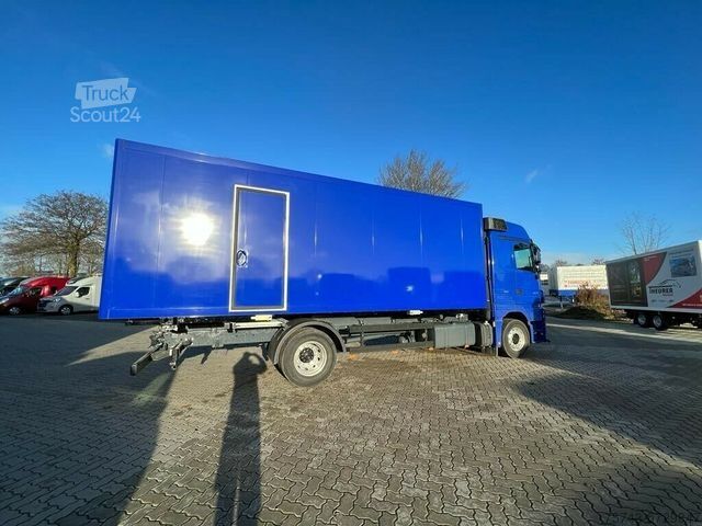 Vrachtwagen met bakwagen Isolierkoffer Neu für Umbau als