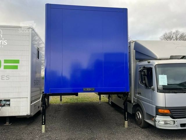 Vrachtwagen met bakwagen Isolierkoffer Neu für Umbau als