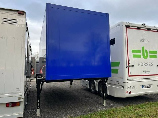 Vrachtwagen met bakwagen Isolierkoffer Neu für Umbau als