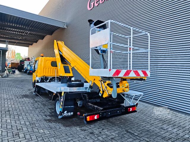 Підйомна платформа Nissan Cabstar 35.12 NT400 GSR E179T