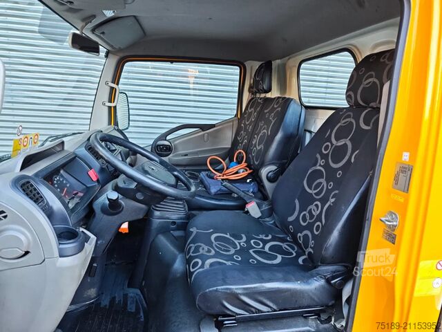 Підйомна платформа Nissan Cabstar 35.12 NT400 GSR E179T