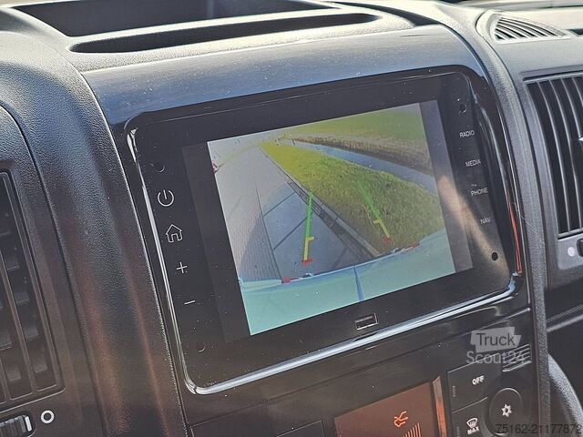 Korkeakattoinen farmari PEUGEOT BOXER 2.2 L3H2 Airco Navi