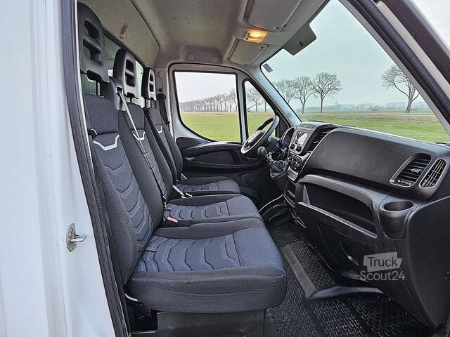 Kufr IVECO DAILY 35S12 Bakwagen Laadklep!