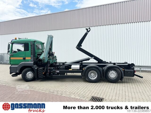 Haakarm vrachtwagen MAN TGA 26.480 6x4H-4 BL, HydroDrive, Lenk-/Lift, Kran