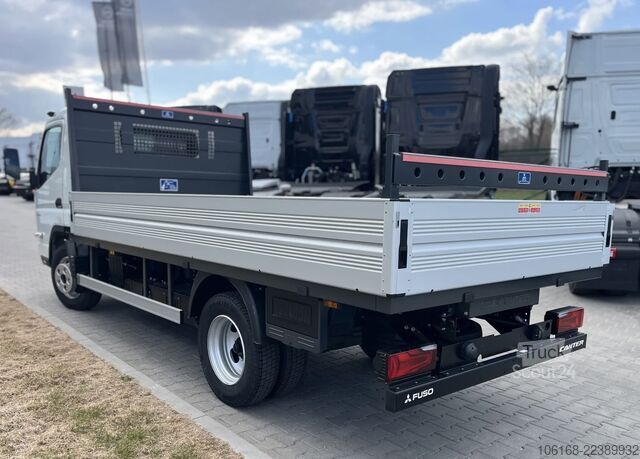 Transportador com plataforma Fuso e Canter 4C15 Pritsche