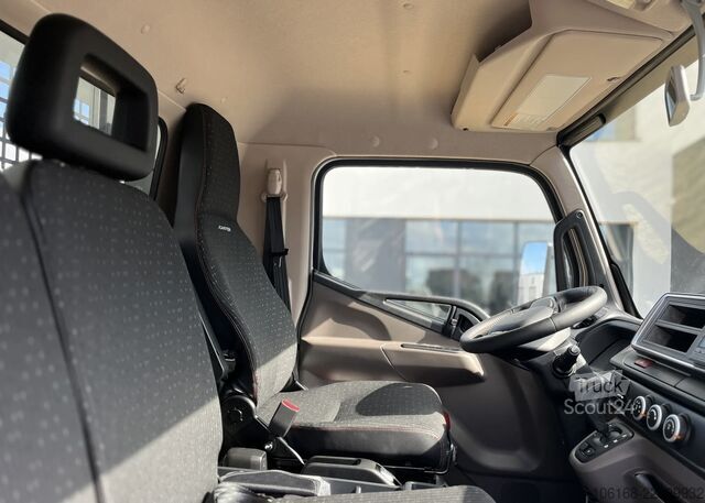 Transportador com plataforma Fuso e Canter 4C15 Pritsche