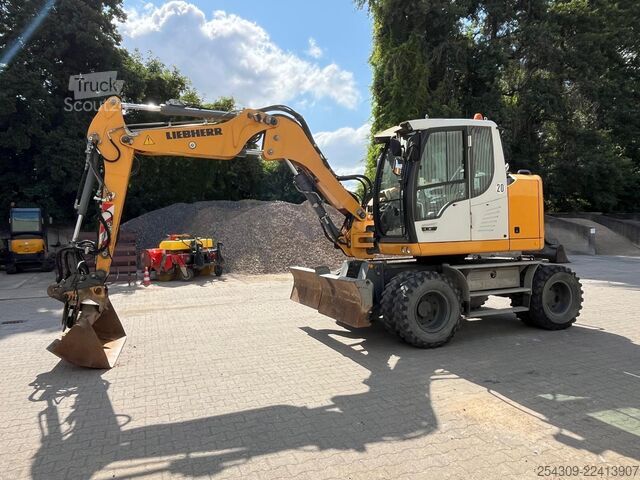 Mobiele graafmachine Liebherr A 910 Compact Litronic