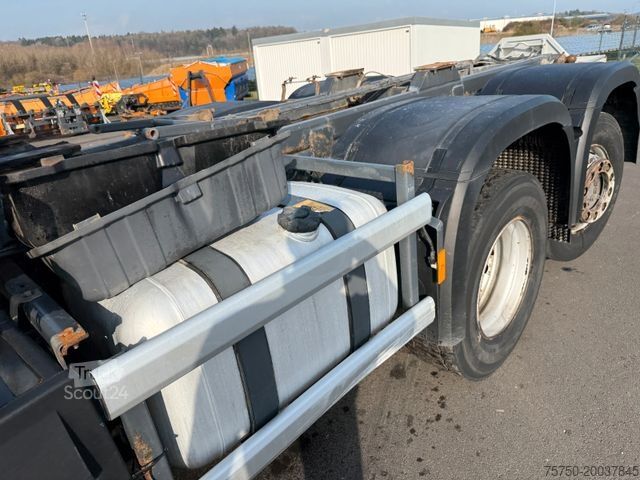Châssis de camion MERCEDES-BENZ Antos 2533 6x2 Fahrgestell