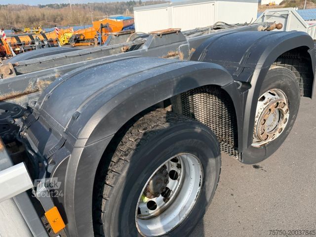 Châssis de camion MERCEDES-BENZ Antos 2533 6x2 Fahrgestell