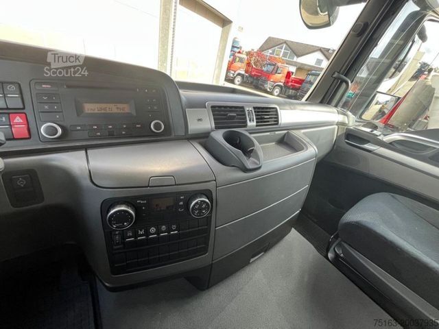 Трьохсторонній самоскид MAN TG-S 26.440 6x4 BB 3-Achs Kipper Schalter