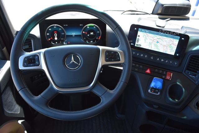 LKW mit Kofferaufbau MERCEDES-BENZ Actros 1836 LnR 5-Plätzer ADR Standklima