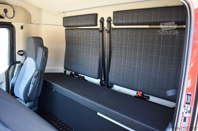 LKW mit Kofferaufbau MERCEDES-BENZ Actros 1836 LnR 5-Plätzer ADR Standklima