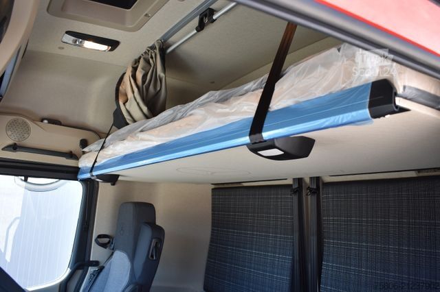 LKW mit Kofferaufbau MERCEDES-BENZ Actros 1836 LnR 5-Plätzer ADR Standklima