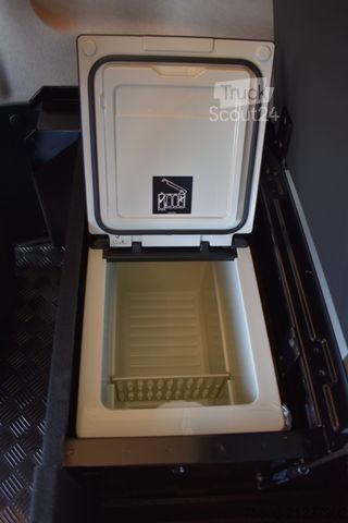 LKW mit Kofferaufbau MERCEDES-BENZ Actros 1836 LnR 5-Plätzer ADR Standklima