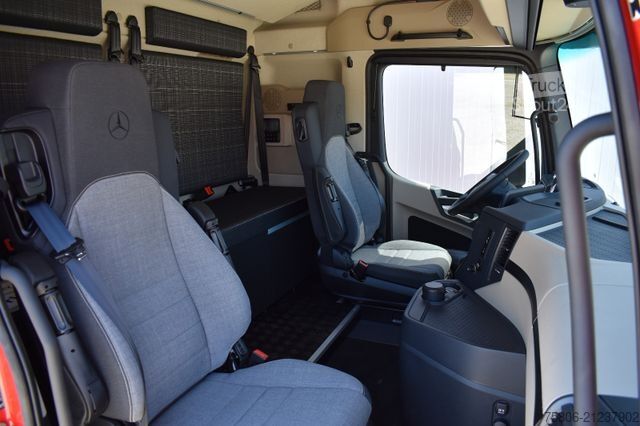 LKW mit Kofferaufbau MERCEDES-BENZ Actros 1836 LnR 5-Plätzer ADR Standklima