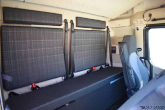 LKW mit Kofferaufbau MERCEDES-BENZ Actros 1836 LnR 5-Plätzer ADR Standklima