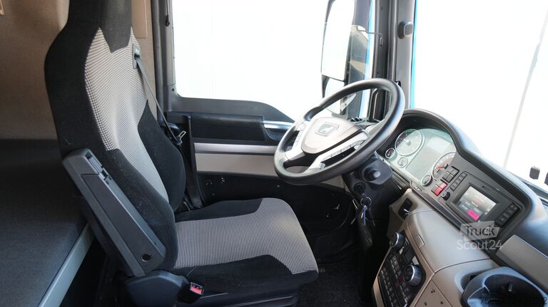 MTS standard MAN TGX 26.460 6x2 tractor unit 632.200km