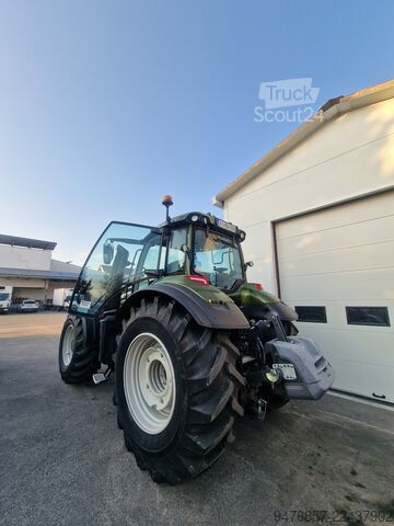 Traktor Valtra T235A