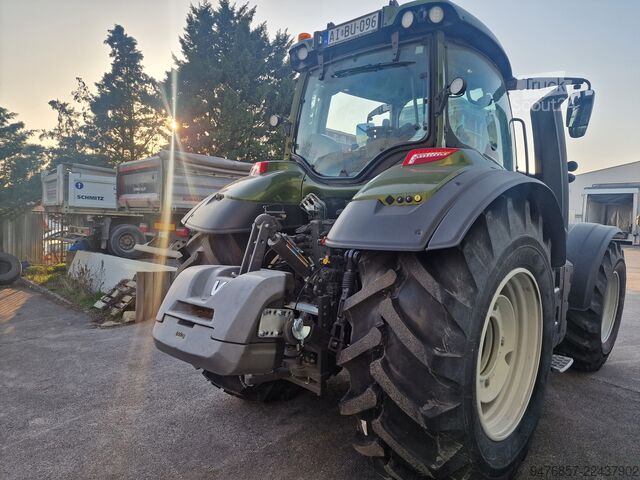 Traktor Valtra T235A