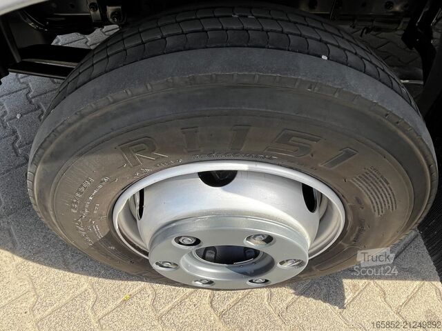 Yandan tenteli MAN TGL 8.220 Jumbo Gardine