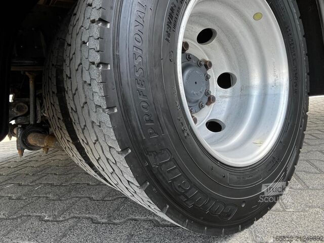 Yandan tenteli MAN TGL 8.220 Jumbo Gardine