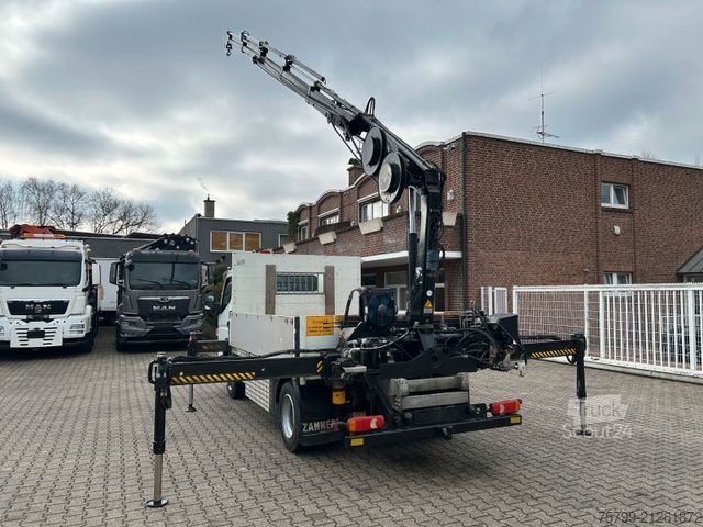Truck-mounted crane van FUSO Canter 7C18 Pritsche + HIAB 066 Kran