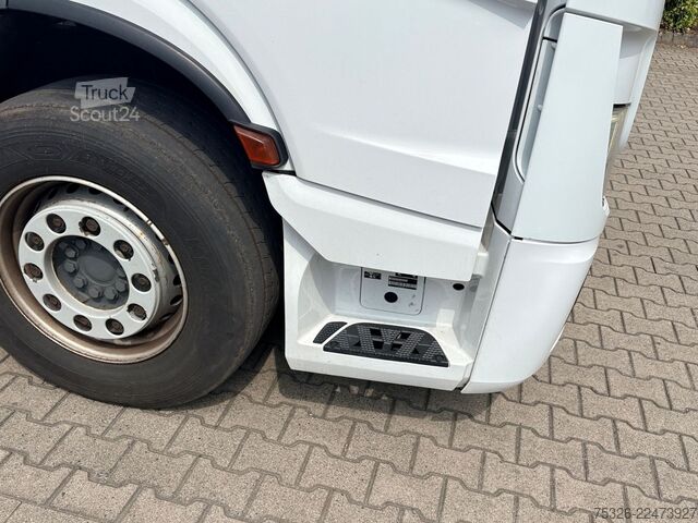 Veszélyes anyagokat szállító teherautó MERCEDES-BENZ 1845 LS 4x2, Bigspace, PTO, ADR, Retarder