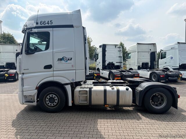 Veszélyes anyagokat szállító teherautó MERCEDES-BENZ 1845 LS 4x2, Bigspace, PTO, ADR, Retarder
