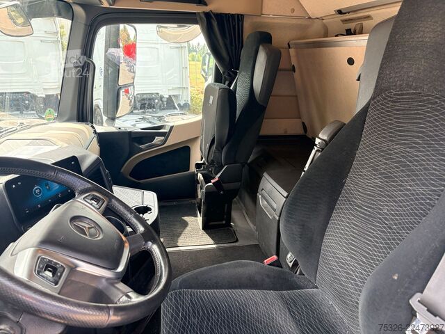 Veszélyes anyagokat szállító teherautó MERCEDES-BENZ 1845 LS 4x2, Bigspace, PTO, ADR, Retarder