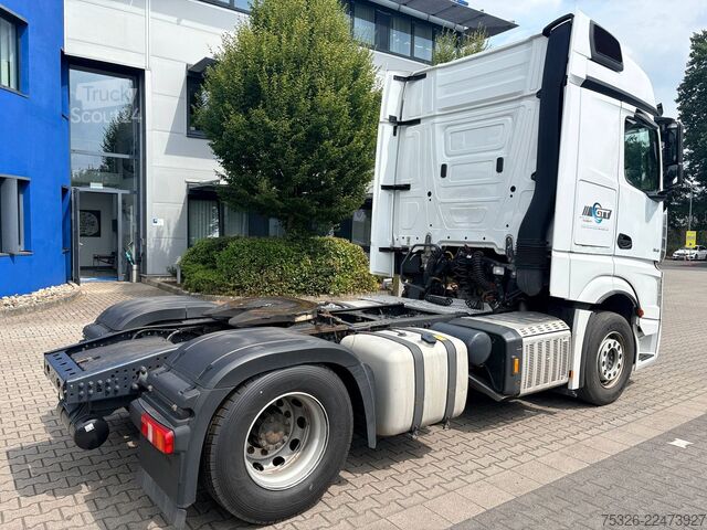 Veszélyes anyagokat szállító teherautó MERCEDES-BENZ 1845 LS 4x2, Bigspace, PTO, ADR, Retarder