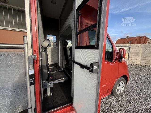 De vânzare: Remorcă pentru cai Renault Master unică și foarte luxoasă cu Roelofsen Renault Master PAARDENWAGEN | HORSETRUCK | ROELOFSEN | ...