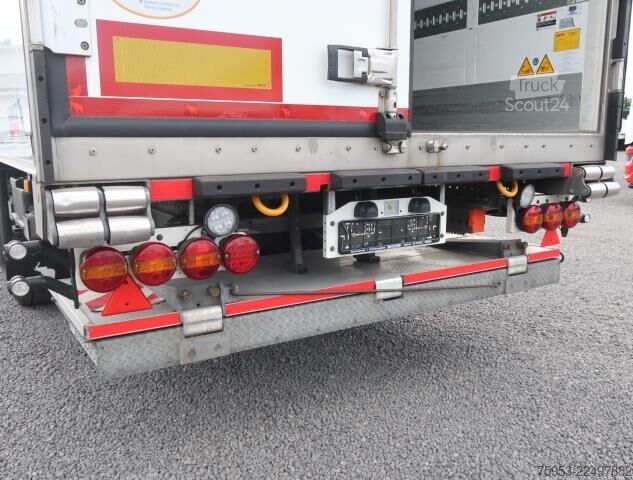 Rashladna poluprikolica Schmitz Cargobull SKO 24 Doppelstock Thermo King Pharma Ladebordwand