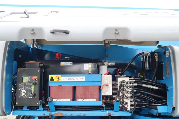 Шарнірно-телескопічна робоча платформа Genie ZX-135 /70 | 43 METER | 272 KG | LOW HOURS