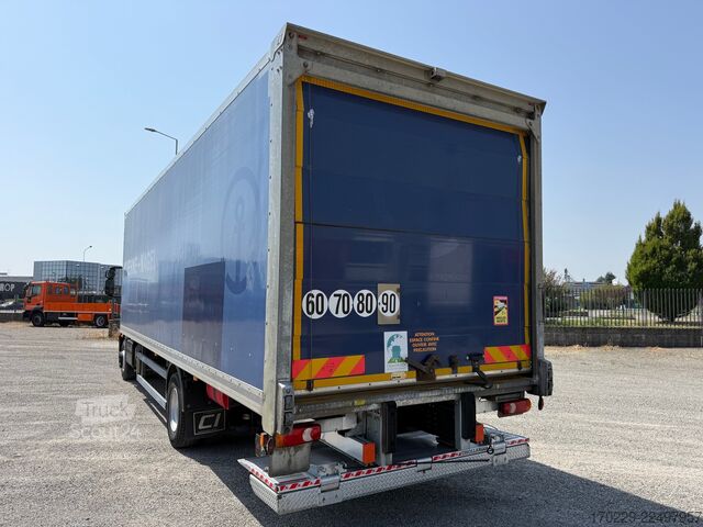 Teherautó platóval és hidraulikus emelőfallal iveco eurocargo 160-250