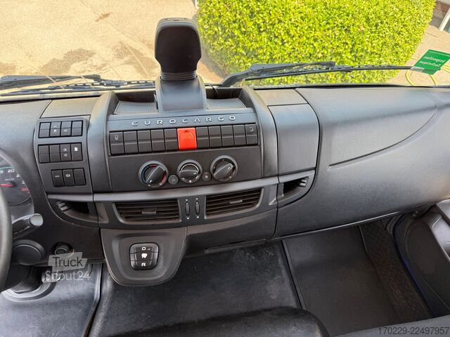 Teherautó platóval és hidraulikus emelőfallal iveco eurocargo 160-250