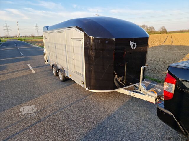 Kofferanhänger Debon C2000 geschlossener Fahrzeugtransport