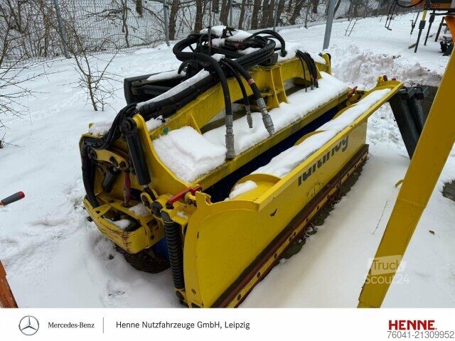 Machine agricole Multihog Kombi-Schneepflug+Kehrwalze