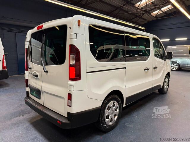 Minibussi RENAULT Trafic Style Life 8 Sitze Klima Tempomat LED