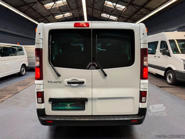 Minibussi RENAULT Trafic Style Life 8 Sitze Klima Tempomat LED