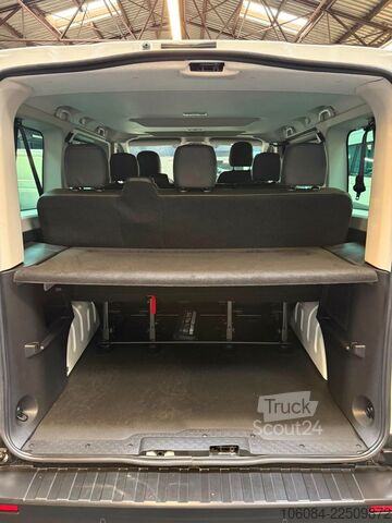 Minibussi RENAULT Trafic Style Life 8 Sitze Klima Tempomat LED