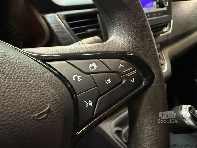 Minibussi RENAULT Trafic Style Life 8 Sitze Klima Tempomat LED